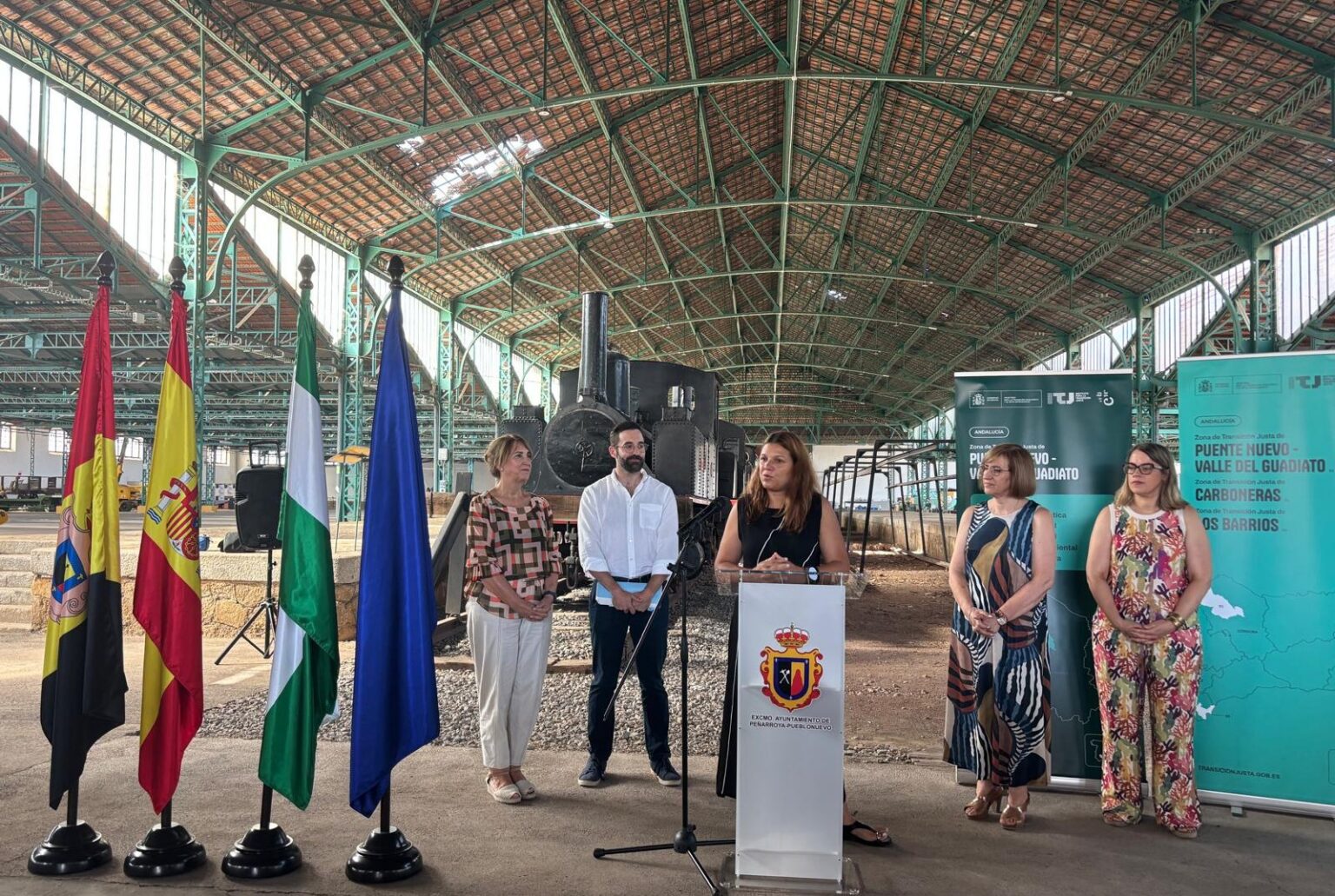 Presentación en el almacén del Cerco Industrial